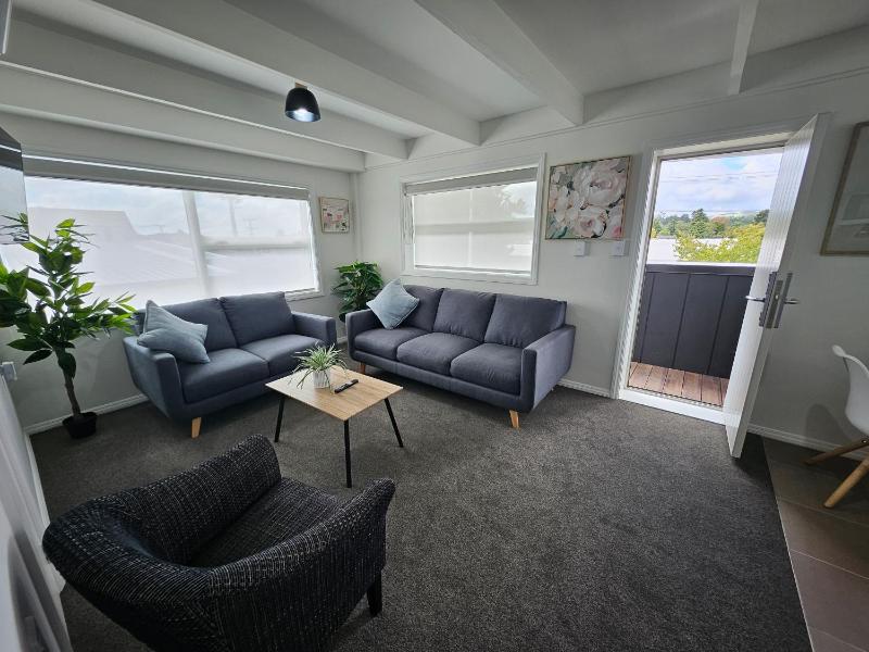 Redwood Apartments Unit 1 - image 9