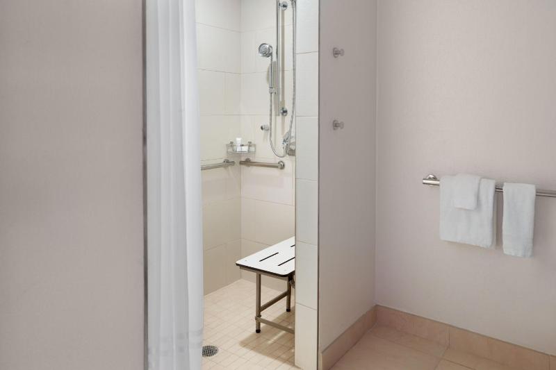 King Room image 4