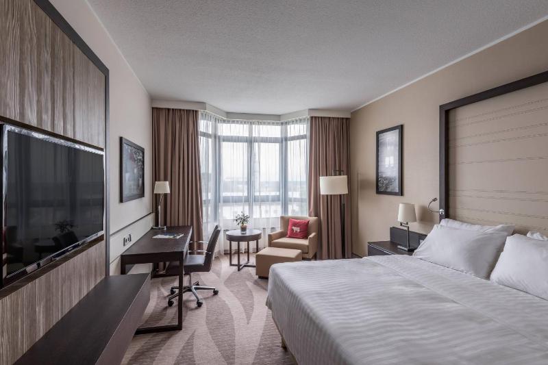 Executive Queen Room image 4