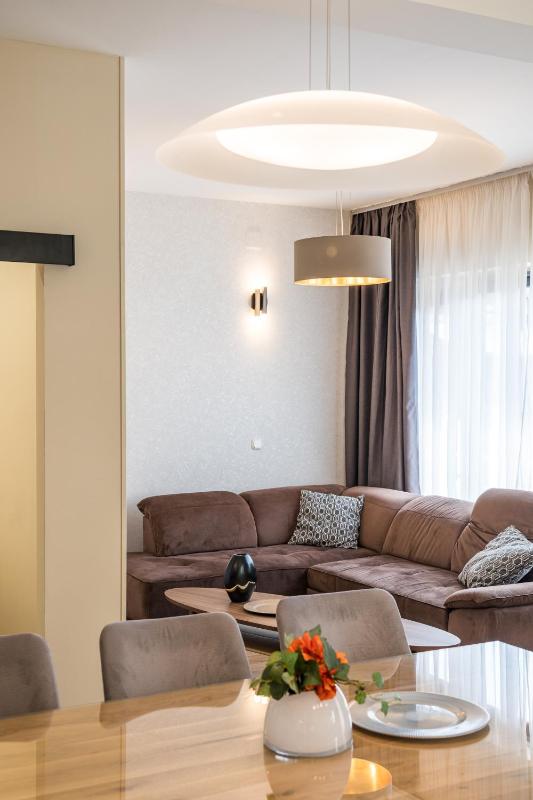 Superior Three-Bedroom Apartment at Liszt Ferenc Square VI. District image 4