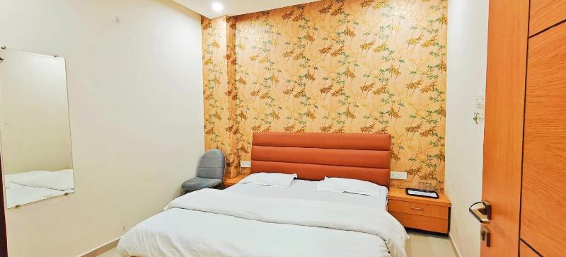 Hotel Divine Inn - image 11