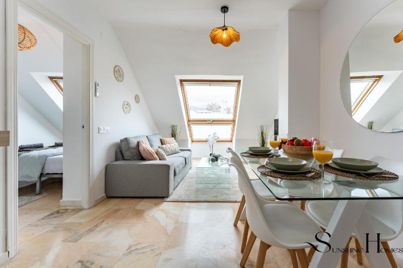 Central Seaside Lux 1min away to beach with Terrace - image 8