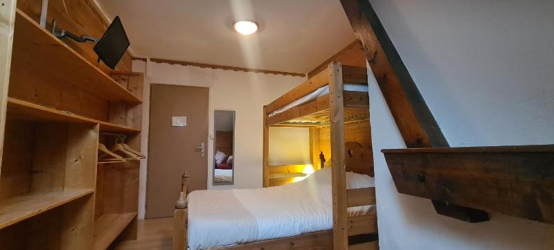 Standard Quadruple Room image 4