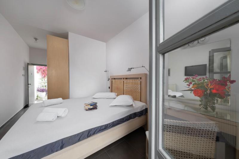 Single Room image 3