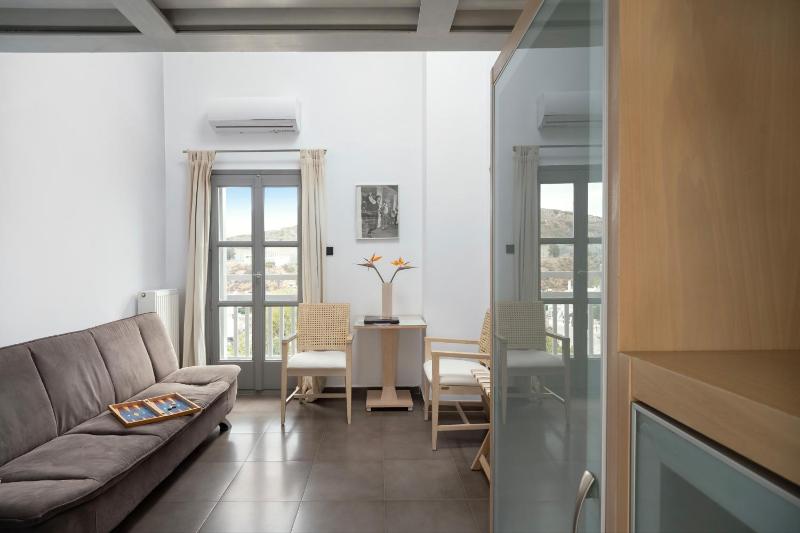 Superior Triple Room image 2