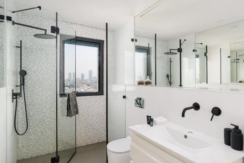 Mamad Luxury Condo By Feelhome - image 6