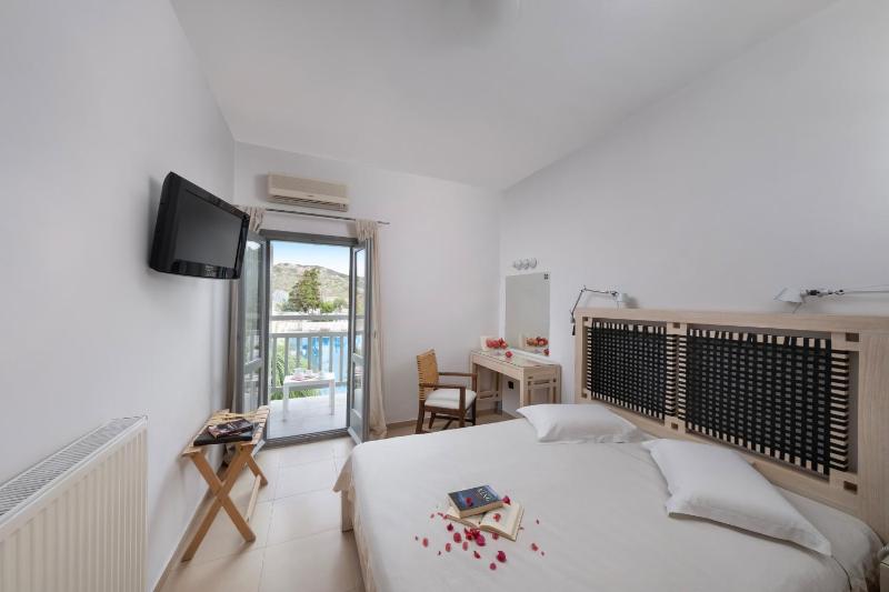 Standard Double Room image 4