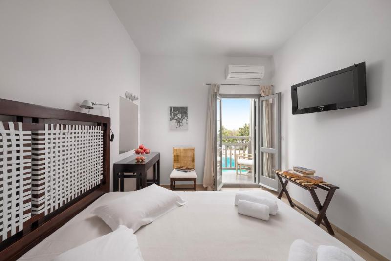 Standard Double Room image 3