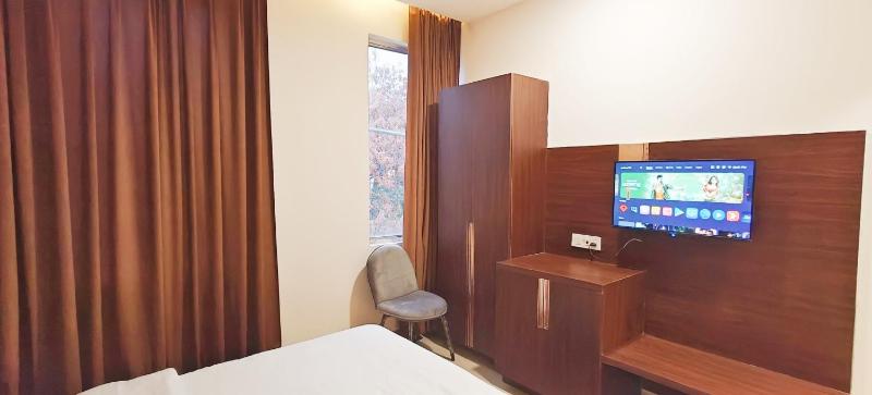 Hotel Divine Inn - image 14