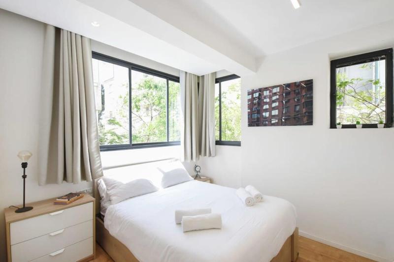 Central 2BR with Balcony in Dizengoff by HolyGuest - image 11