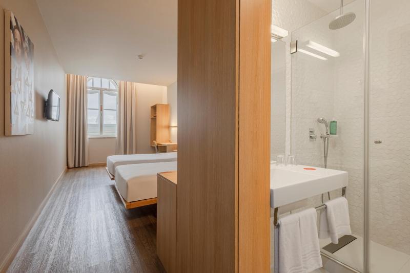 Moov Hotel Porto Centro - image 8