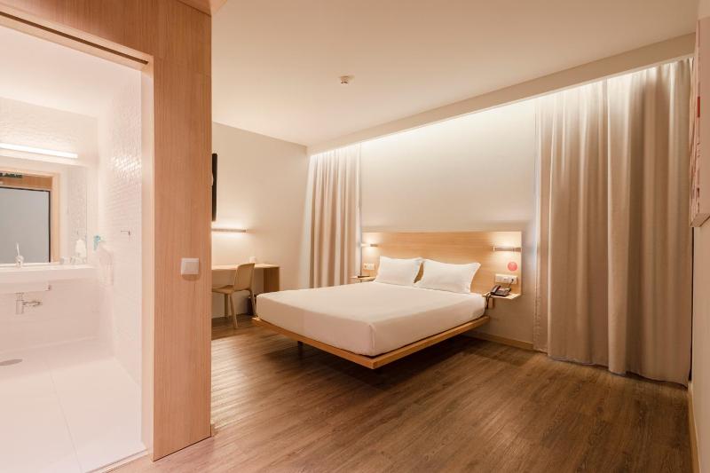 Double Room - Disability Access image 4