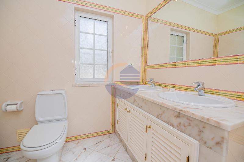 Villa Luxury Suites Heated Outdoor Pool - image 16