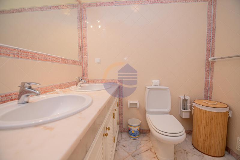 Villa Luxury Suites Heated Outdoor Pool - image 30