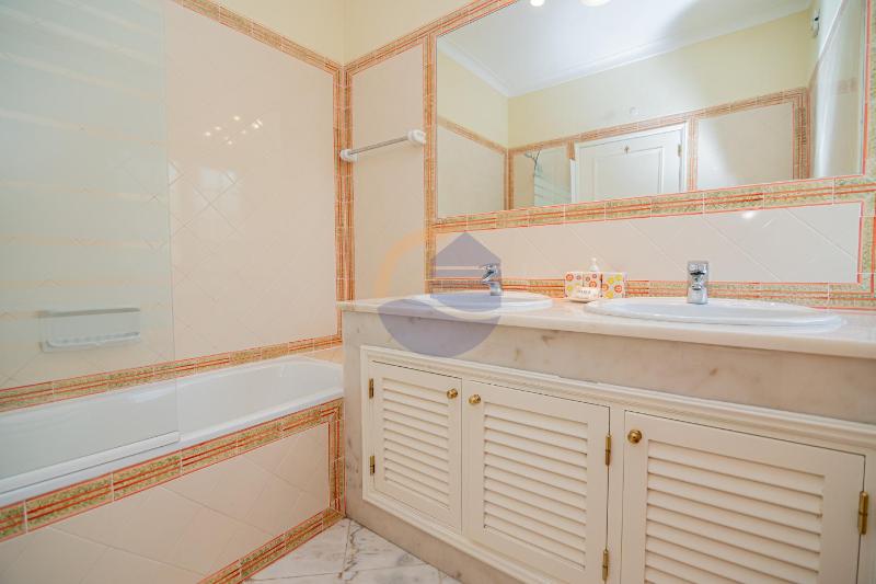 Villa Luxury Suites Heated Outdoor Pool - image 15