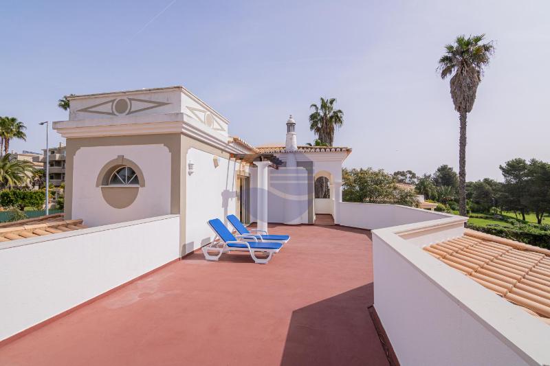 Villa Luxury Suites Heated Outdoor Pool - image 36