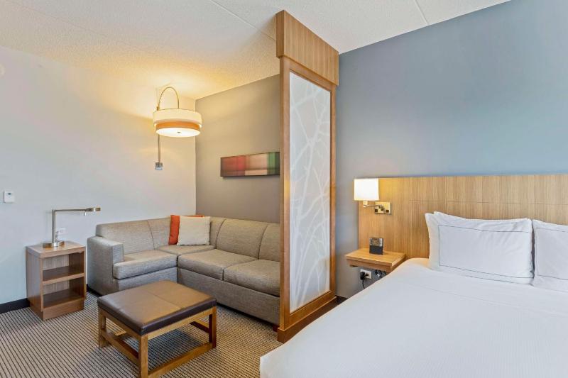 King Room image 3