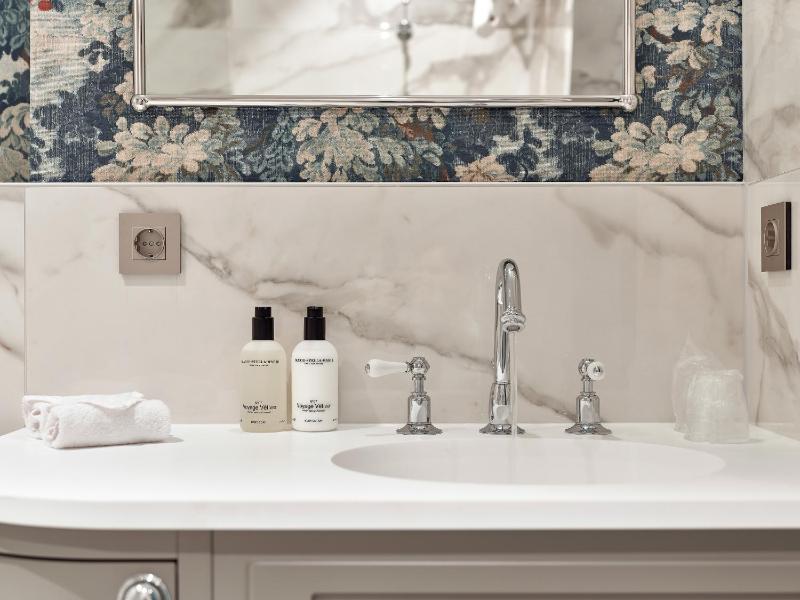 Ambassador Suite image 2