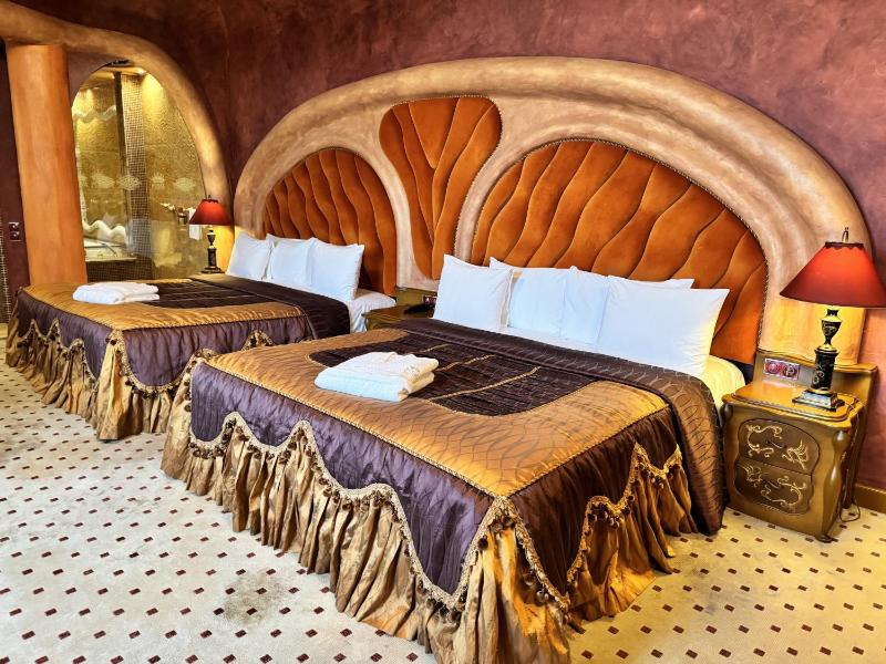 Barcelona Deluxe Room image 1