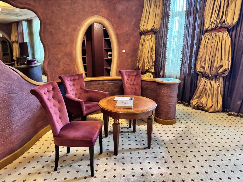 Barcelona Deluxe Room image 4