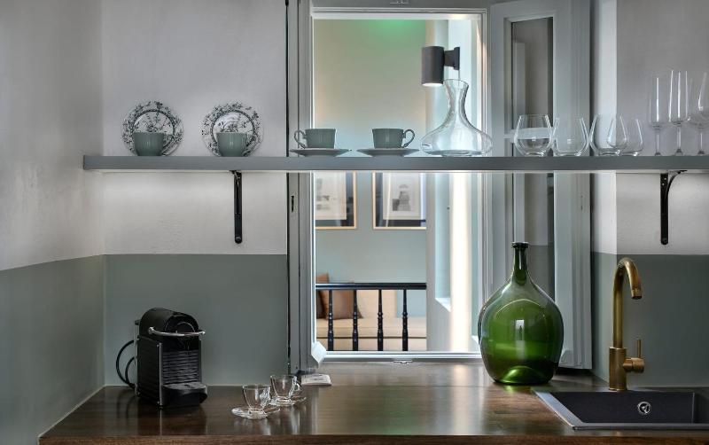 Stunning Athens Apartment 1 Bedroom Apartment Juvia Athinaidos - image 16