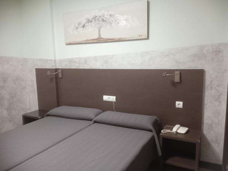 Standard Double or Twin Room image 2