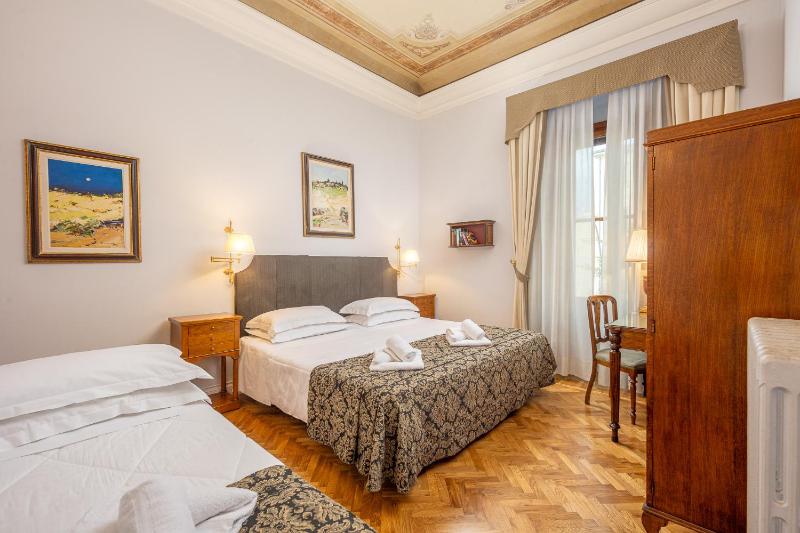 Triple Room image 4
