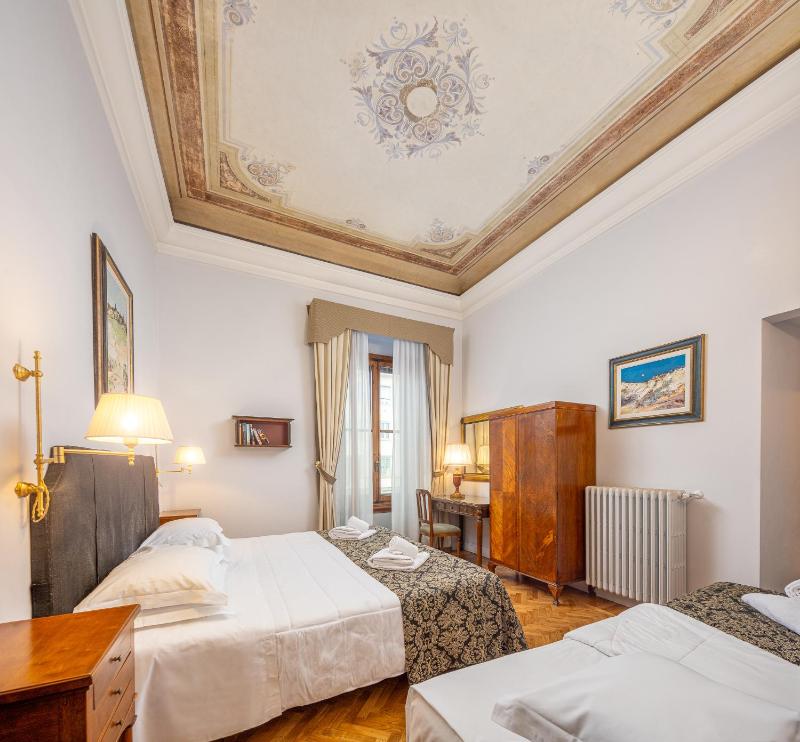 Triple Room image 3