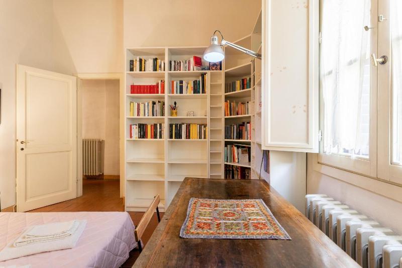 Santa Croce Dante's View Apartment with Terrace by Halldis - image 4