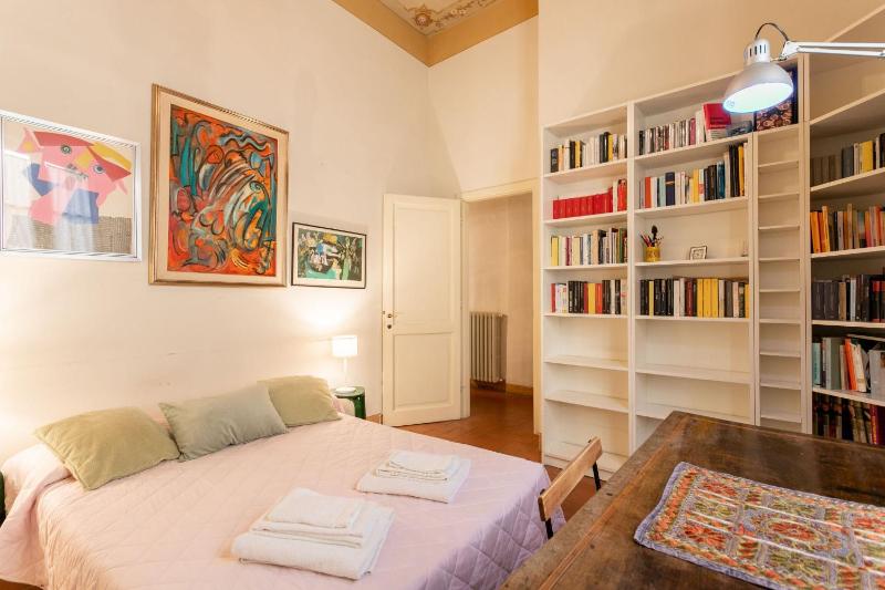 Santa Croce Dante's View Apartment with Terrace by Halldis - image 5