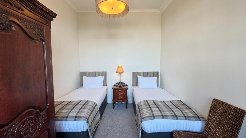 Family Room with Sea View image 4