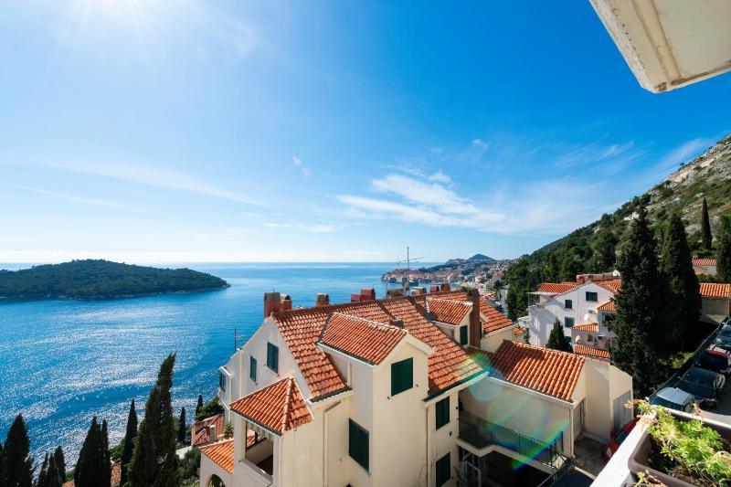 Apartment with Sea View image 2