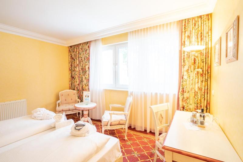 Junior Suite with City View image 4