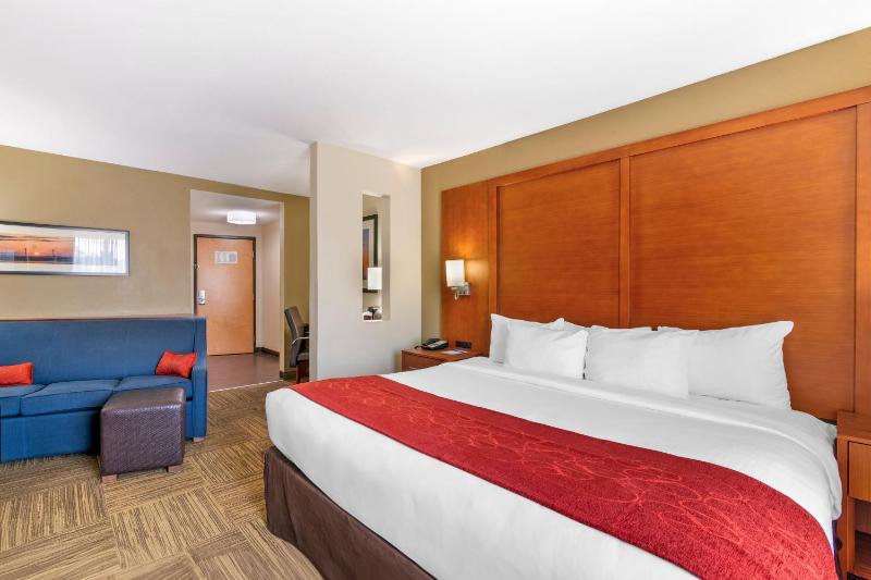 King Suite - Non-Smoking image 3