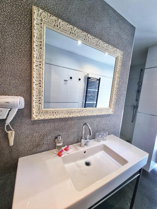 Classic Double Room - Annex image 4