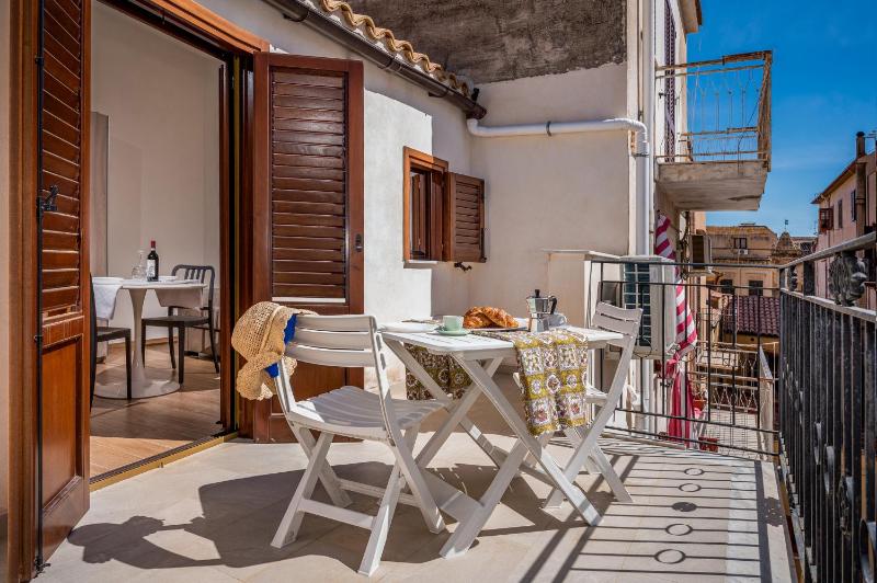 Casa Del Golfo SantAntonino - image 37