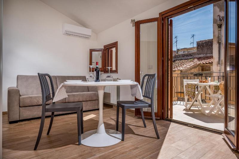 Casa Del Golfo SantAntonino - image 34
