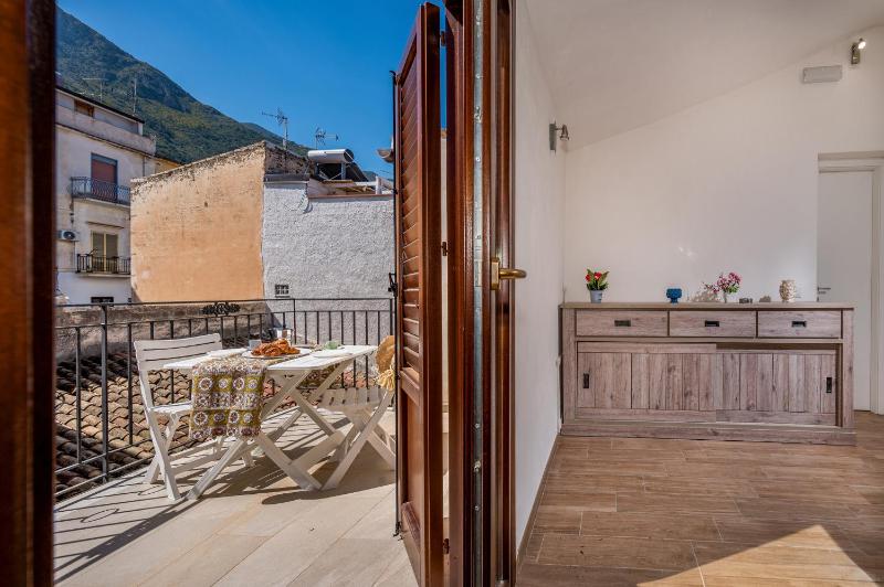 Casa Del Golfo SantAntonino - image 15