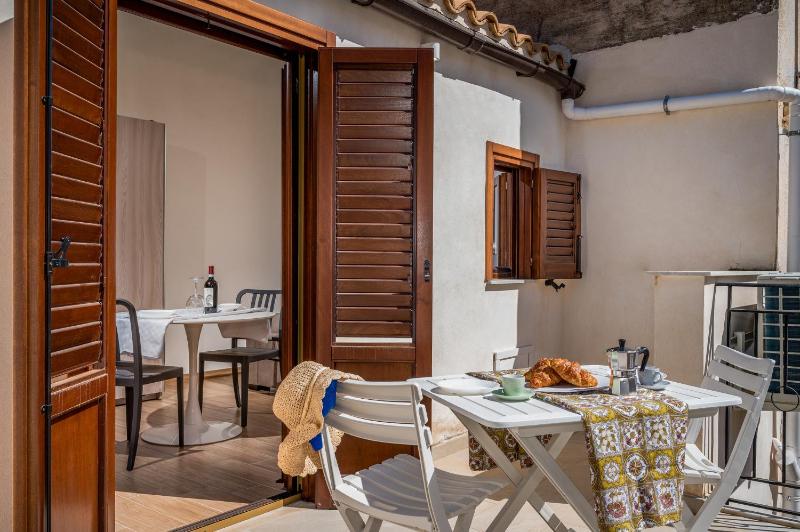 Casa Del Golfo SantAntonino - image 26
