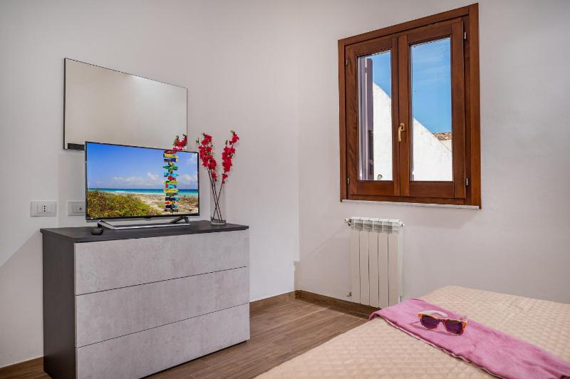Casa Del Golfo SantAntonino - image 7