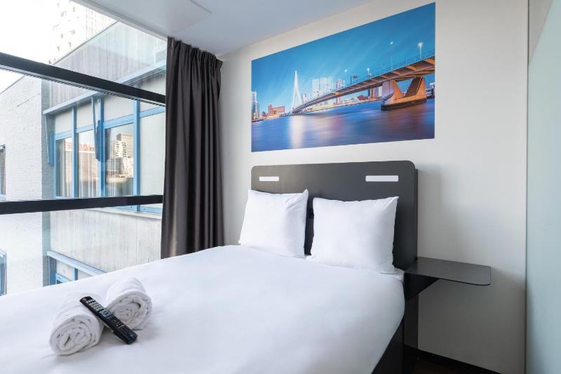 Standard Double Room image 3