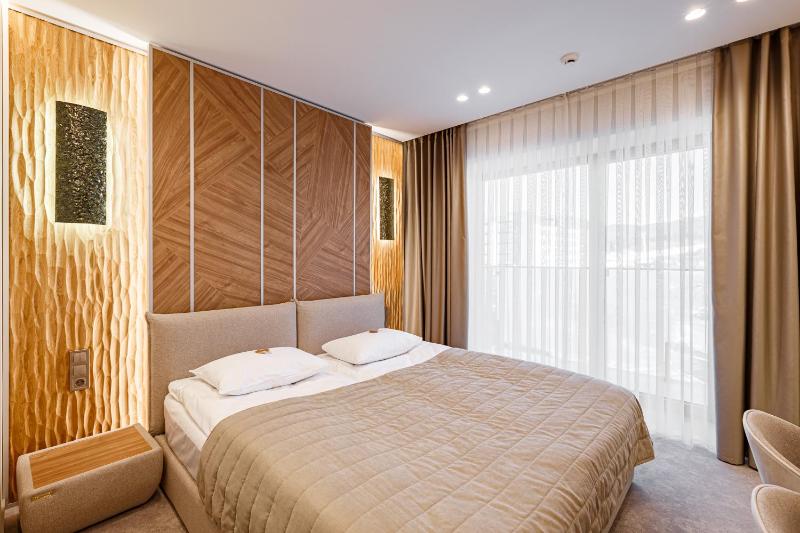Standard Double Room with Spa Access  image 1