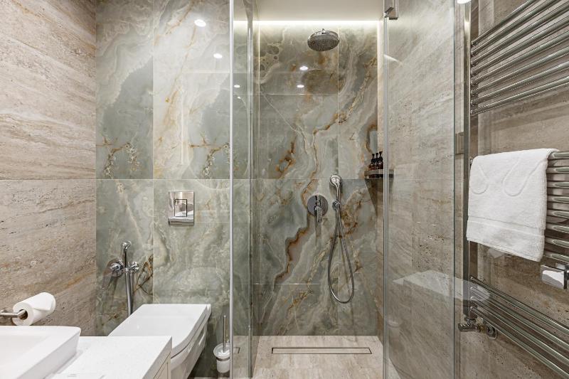 Standard Double Room with Spa Access  image 3