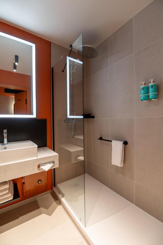 Standard Single Room image 2