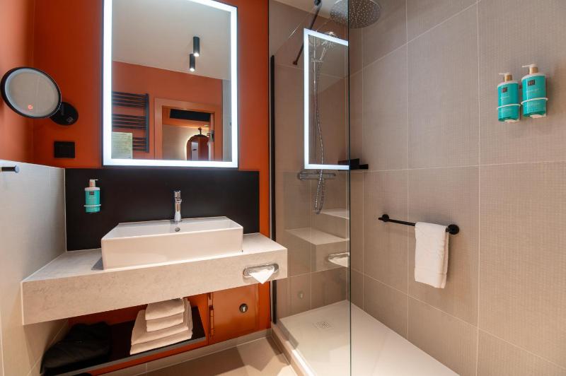 Standard Single Room image 3