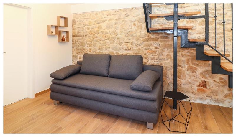 House Gambin - image 7