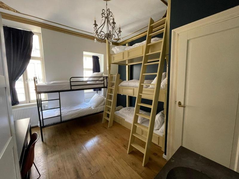 Bed in 6-Bed Mixed Dormitory Room image 1
