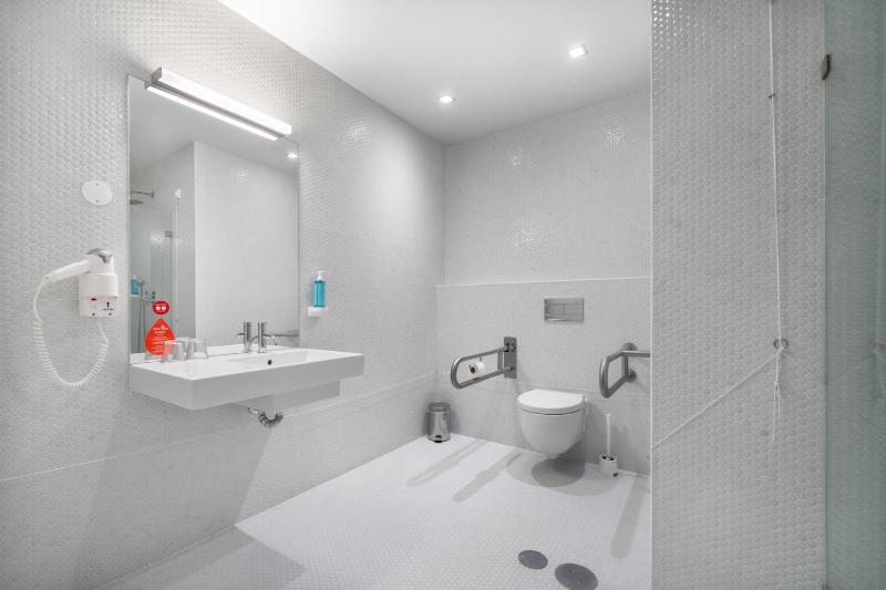 Double Room - Disability Access image 2