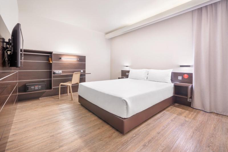 Double Room - Disability Access image 4