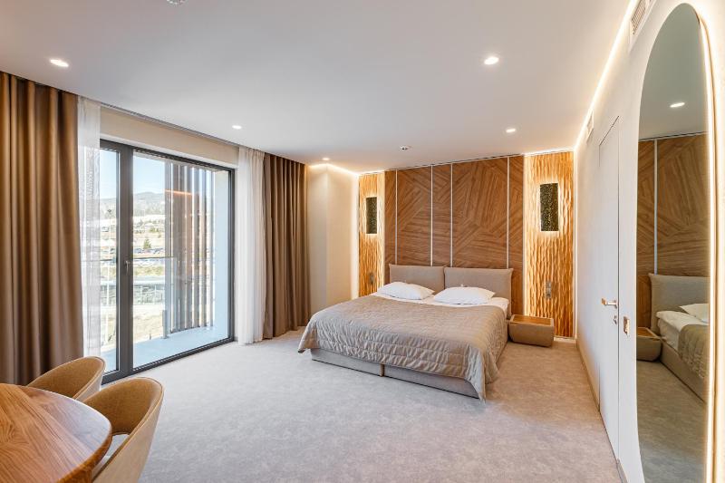 Apartment Type 5 with Spa Access  image 4